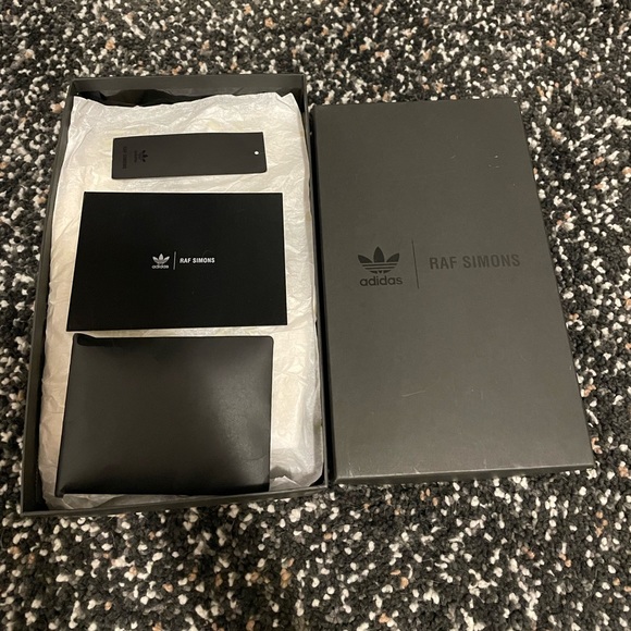 Raf Simons Adidas Stan Smiths- US 9- Retail $400 - Picture 8 of 8